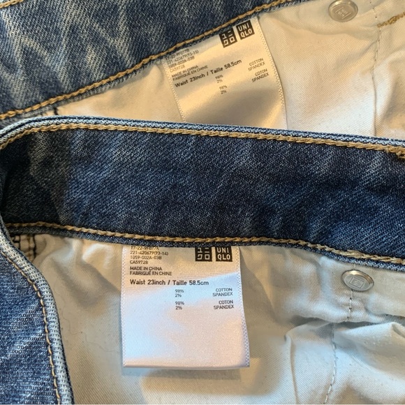 Uniqlo Mid rise Relaxed Tapered Jeans Pair - Picture 4 of 6